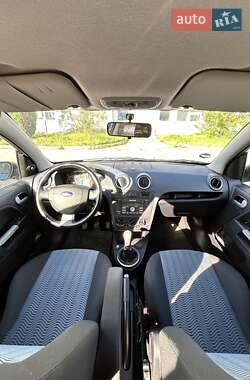 Хэтчбек Ford Fusion 2006 в 