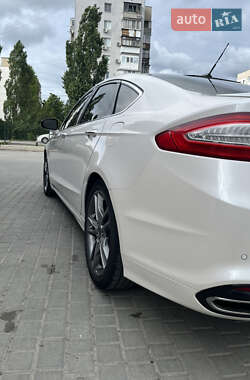 Седан Ford Fusion 2012 в 