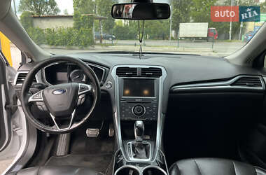 Седан Ford Fusion 2012 в 