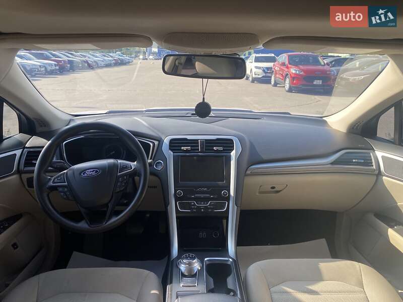 Седан Ford Fusion 2019 в Днепре