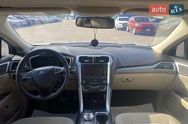 Седан Ford Fusion 2019 в 