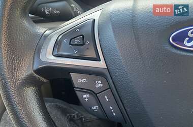 Седан Ford Fusion 2019 в 