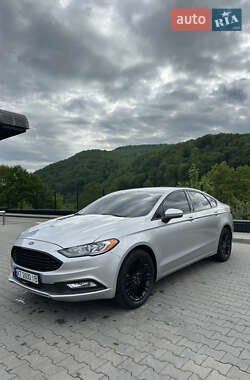 Седан Ford Fusion 2016 в 