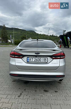 Седан Ford Fusion 2016 в 
