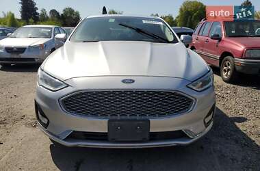 Седан Ford Fusion 2019 в 