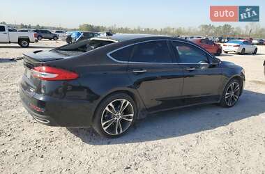 Седан Ford Fusion 2019 в 