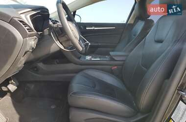 Седан Ford Fusion 2019 в 