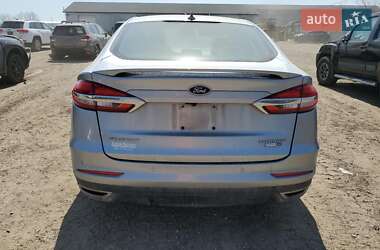 Седан Ford Fusion 2020 в 