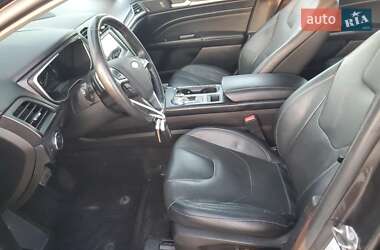 Седан Ford Fusion 2019 в 