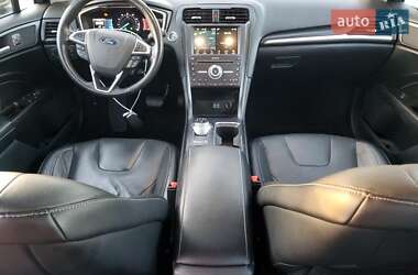 Седан Ford Fusion 2019 в 