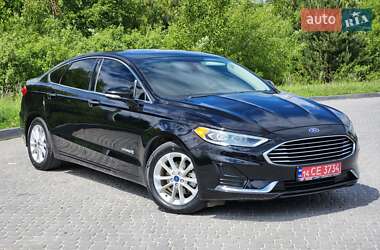 Седан Ford Fusion 2018 в 