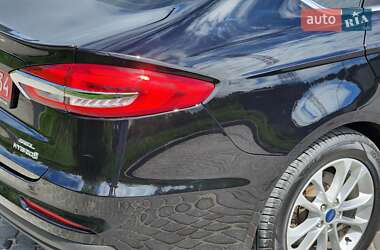 Седан Ford Fusion 2018 в 