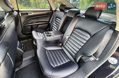 Седан Ford Fusion 2018 в 