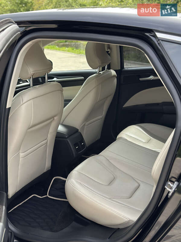 Седан Ford Fusion 2017 в Тернополі