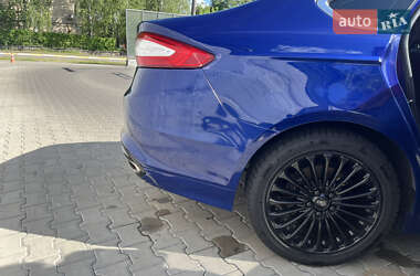 Седан Ford Fusion 2015 в 