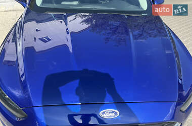 Седан Ford Fusion 2015 в 