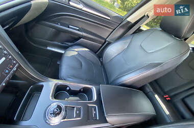 Седан Ford Fusion 2019 в 
