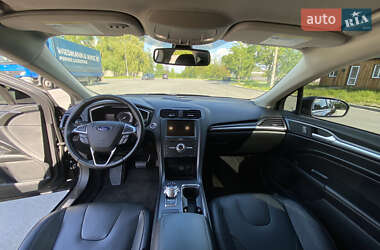Седан Ford Fusion 2019 в 