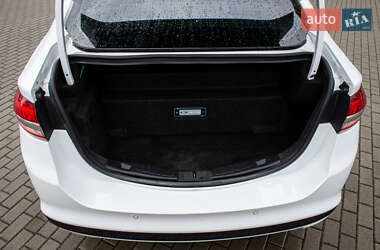 Седан Ford Fusion 2018 в 