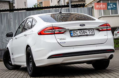Седан Ford Fusion 2018 в 