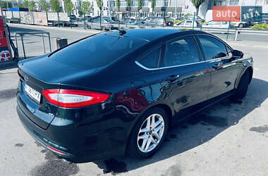 Седан Ford Fusion 2014 в 