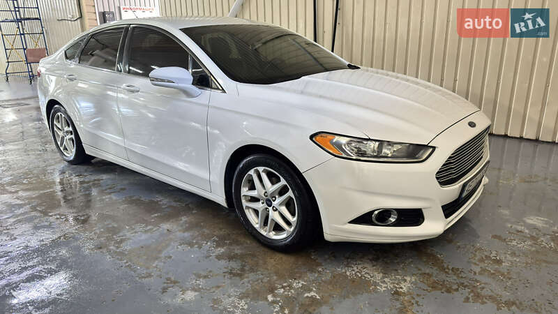 Седан Ford Fusion 2013 в Кам'янському