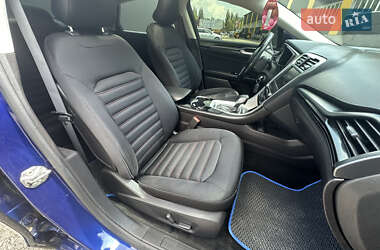 Седан Ford Fusion 2015 в 
