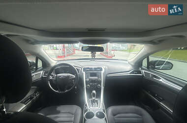 Седан Ford Fusion 2013 в 
