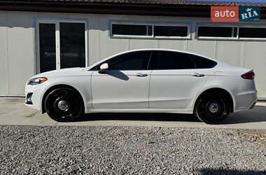 Седан Ford Fusion 2019 в 