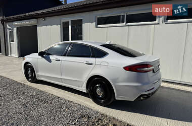 Седан Ford Fusion 2019 в 