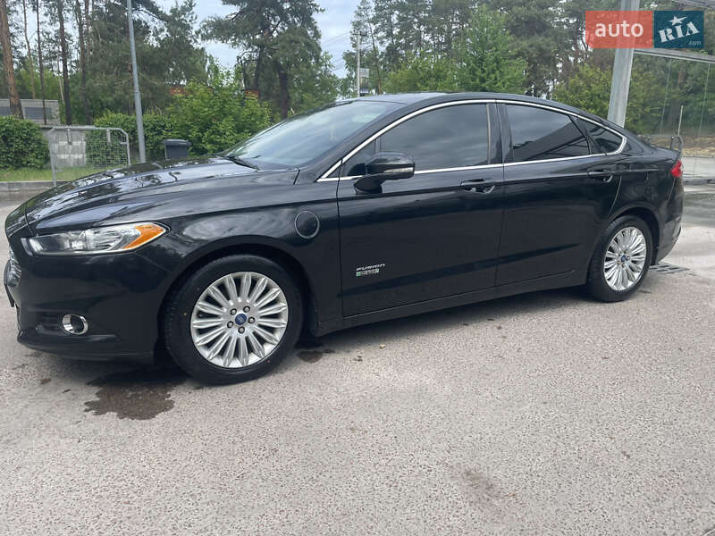 Седан Ford Fusion 2015 в Украинке