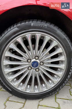 Седан Ford Fusion 2014 в 