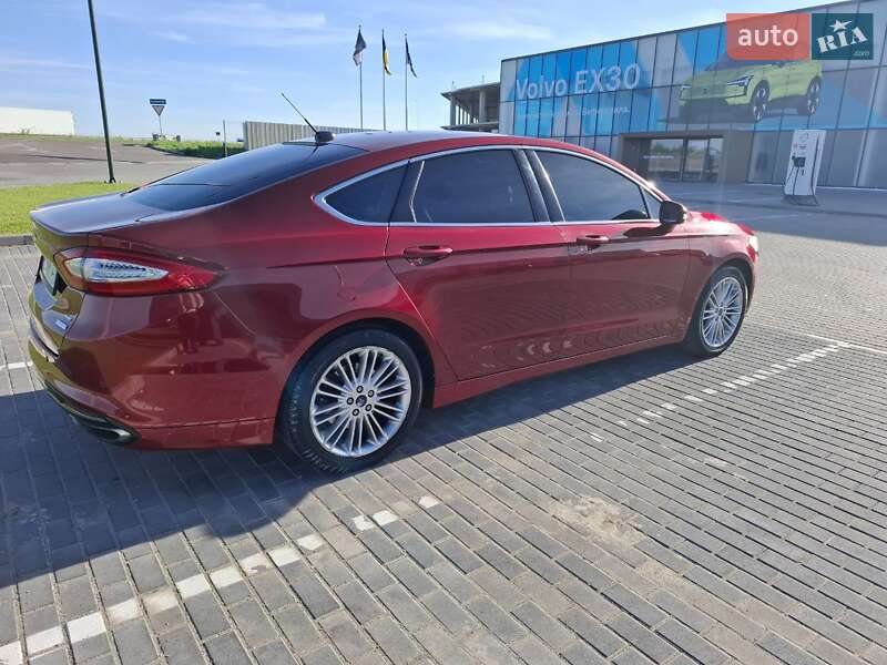 Седан Ford Fusion 2014 в 