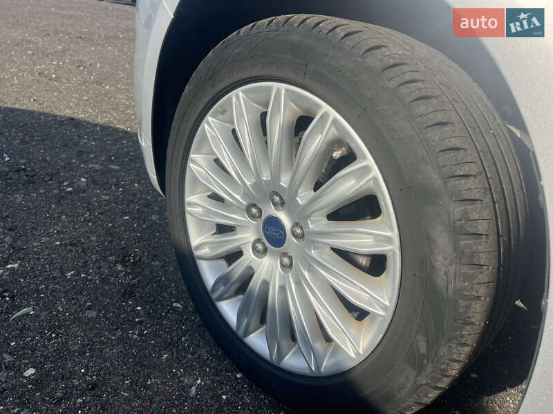 Седан Ford Fusion 2015 в Киеве