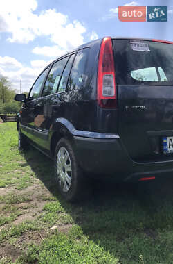 Хэтчбек Ford Fusion 2009 в 