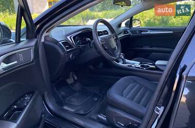 Седан Ford Fusion 2013 в 