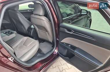 Седан Ford Fusion 2017 в 