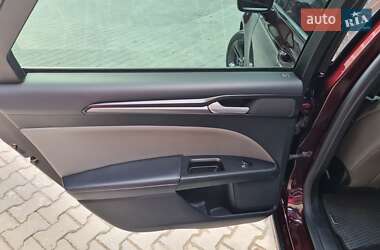 Седан Ford Fusion 2017 в 