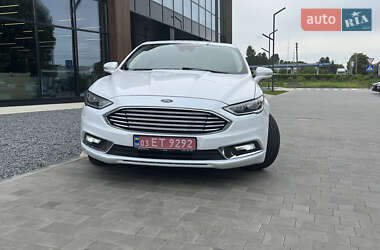 Седан Ford Fusion 2016 в 