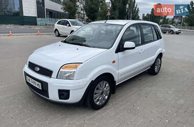Хэтчбек Ford Fusion 2010 в 