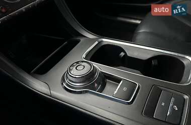 Седан Ford Fusion 2017 в 