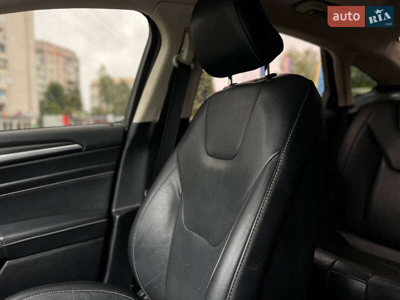 Седан Ford Fusion 2017 в Львове