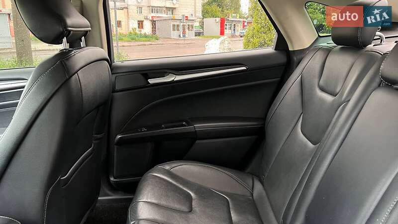 Седан Ford Fusion 2017 в Львове