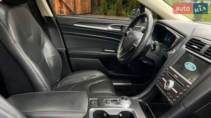Седан Ford Fusion 2017 в Львове