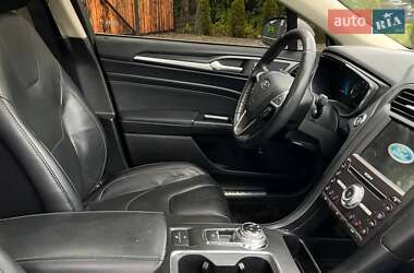 Седан Ford Fusion 2017 в 