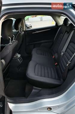 Седан Ford Fusion 2012 в 