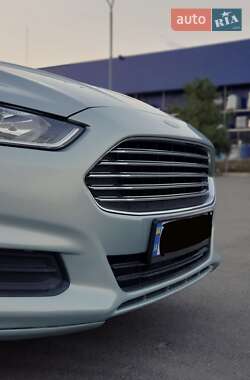 Седан Ford Fusion 2012 в 