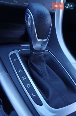 Седан Ford Fusion 2012 в 