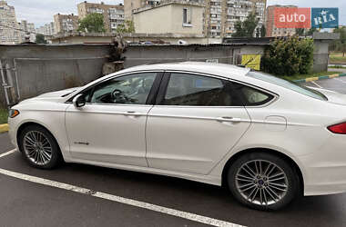 Седан Ford Fusion 2012 в 