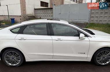 Седан Ford Fusion 2012 в 